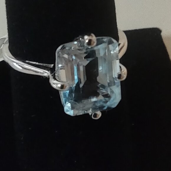 Sterling Silver Blue Topaz Ring New With Tag - Size 8 - Picture 3 of 12